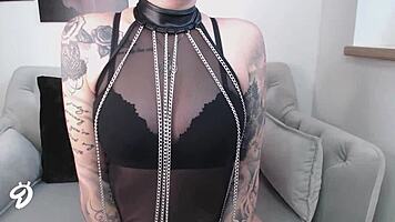 hot new dessous, wanna see her ripped clothes and sexy body?