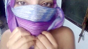 MILF อาหรับเซ็กซี่น้ำแตกบนเว็บแคม