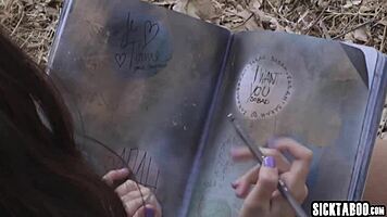 صديقات جين وايلد وأبريل أولسن الصدر كبير يغوصوا في احتكاك كساس