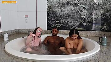 Mindegyikünk már baszott ezer férfival, ki számol többet?