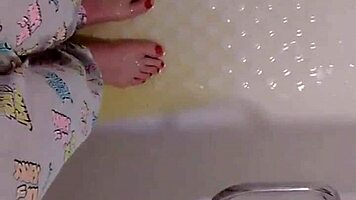 I can’t stop peeing in my tight pajamas