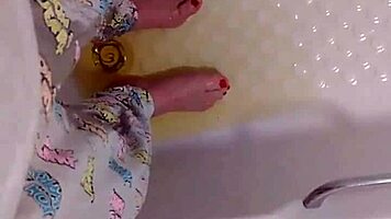 I can’t stop peeing in my tight pajamas