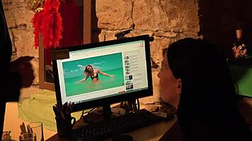 Hey, check out this chubby chick giving a blowjob 😍