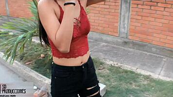 me encuentro a una linda morena y la llevo a mi apartamento y follo su cremoso co�o historia completa