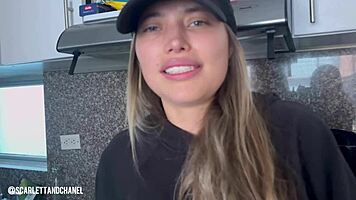 Innocent food delivery guy unaware pizza is paid by sexy Latina