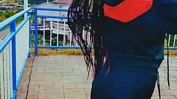 madrastra desesperada pide la polla de su hijastro en la mañana