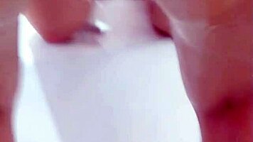 Putinha Novinha Japinha Rebolando E Mostrando O Cu Na Banheira De Motel