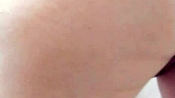 Putinha Novinha Japinha Rebolando E Mostrando O Cu Na Banheira De Motel