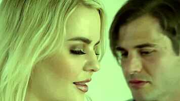 uhh, youngger stepmommy slimthick vic showin me how to be a man