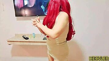 Modelando para mi amigo y nos calentamos