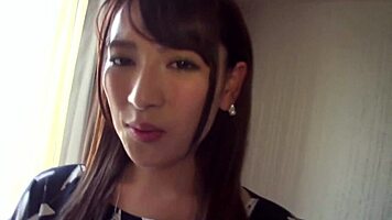 WOW, JAPANESE BABE LICKS ASS!