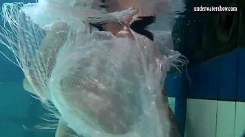 polcharova and siskina are wet horny lesbians underwater