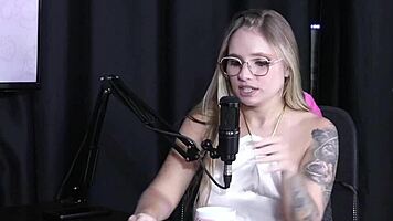 naty varga had her first menage experience and is more submissive with men and to suck pussy