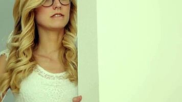 hey girl, lemme show ya how to handle this slut with a strapon! 😜