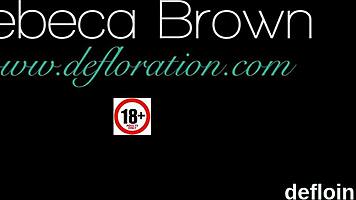 natural cutie feels her narrow snatch stretching as she loses her virginity