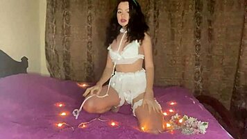 18 yo girl plays with ass