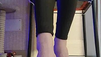 Dirty slut in black leggings fondles her fingers 😈👅