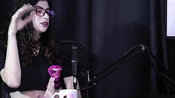 yumi trap transsexual teaches anal sex without pain.