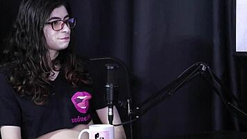 yumi trap transsexual teaches anal sex without pain.