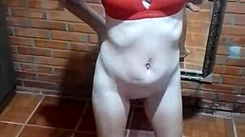 novinha branquina linda faz um boquete facial incrivel ate receber porra na boca