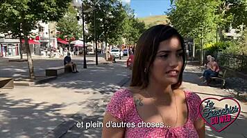 Penelope enjoys a hot threesome during her vacation with brunette and latina 😍