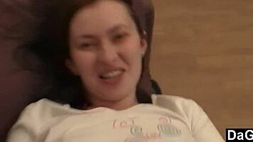 dagfs - kipróbáltad már a gőzös leszbikus szexet a kanapén velünk?