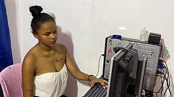 I’m banging this young black secretary during divorce talks