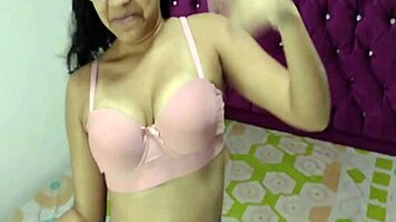 I enter Valentinahot's room and she seduces me
