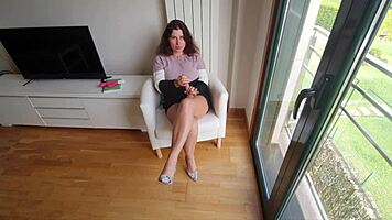 Huge squirt from sexy secretary, she’s pissed! 😡