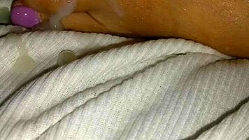 Wife creams petite feet with toes and cum