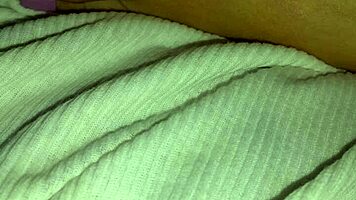 Wife creams petite feet with toes and cum