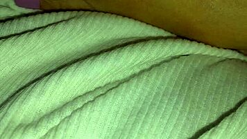 Wife creams petite feet with toes and cum