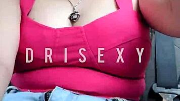 I play with my bucetinha in the app motorista car, it's so sexy