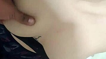 otra cogida de perrito, mi jefe me manosea mientras limpio y me mete toda su polla en la boca.