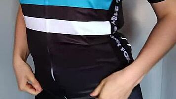 Spinning alumna gets hot after class, dancing wildly! 🔥