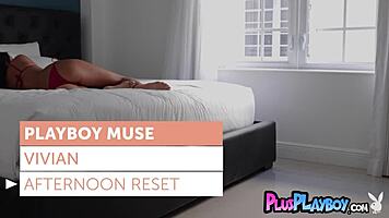 Cute Asian Teen Vivian Shows Off Her Petite Natural Body