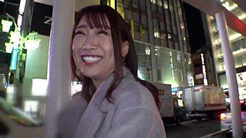 Sari in a wild 3P gangbang with 6 cumshots! 😍