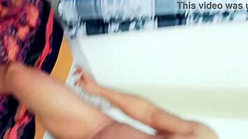 गरम जीएफ कसटी चूत चुदाई में जोर से सवार