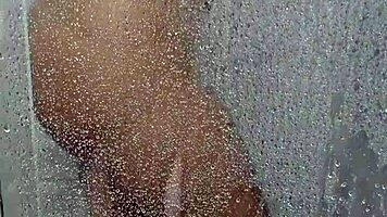 Surprise in the bathroom with a mature woman with a big ass squirting pussy.