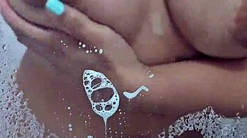 Surprise in the bathroom with a mature woman with a big ass squirting pussy.