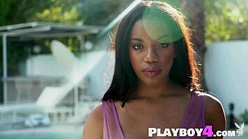 Ebony Teen Selene Poses Naked!