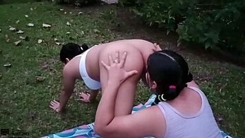 La hermosa candy rouse folla y lame el co�o de la latina vayolet fox!