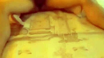 青藤妹妹 eats big cock eagerly