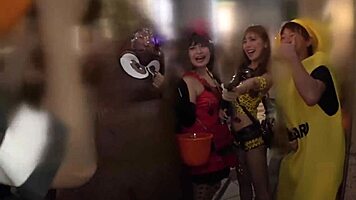 Japanese Babe Sucks Cock in Hotel