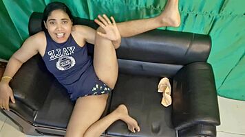 เฮ้ อยากดูเมียบ้านร้อน Adori โดน Hanif เย็ดกระแทกแรงๆ ใน Xvideo มั้ย?