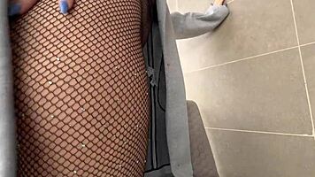 Freezing OUTDOOR SEX on balcony with CREAMPIE