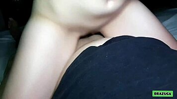 chupei muito a buceta dessa safada depois gozei bem gostoso ela sentando no meu pau