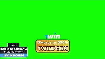 fudendo a patricinha na frente do corno do namorado dela