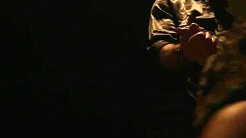 Млада 18+ съблазнява с тесен задник в HD трек 3