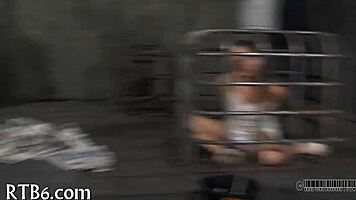 can four petite gals fit in that cage?